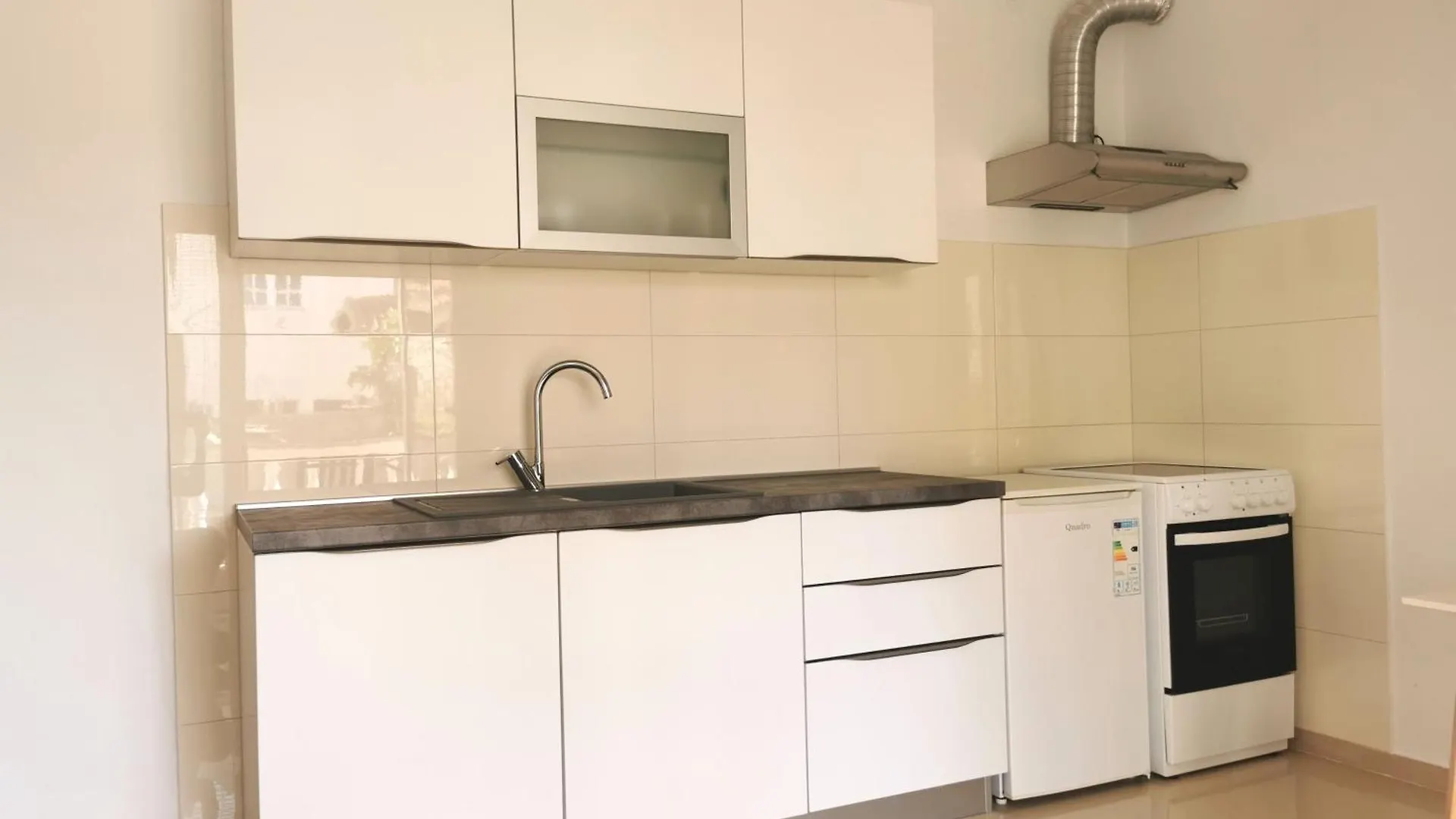 Apartments By The Sea Kali, Ugljan - 22953 プレコ
